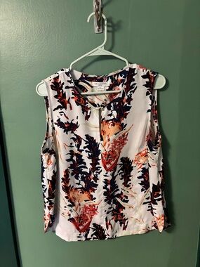Liz Claiborne White Sleeveless Top with Navy and Coral Floral Print